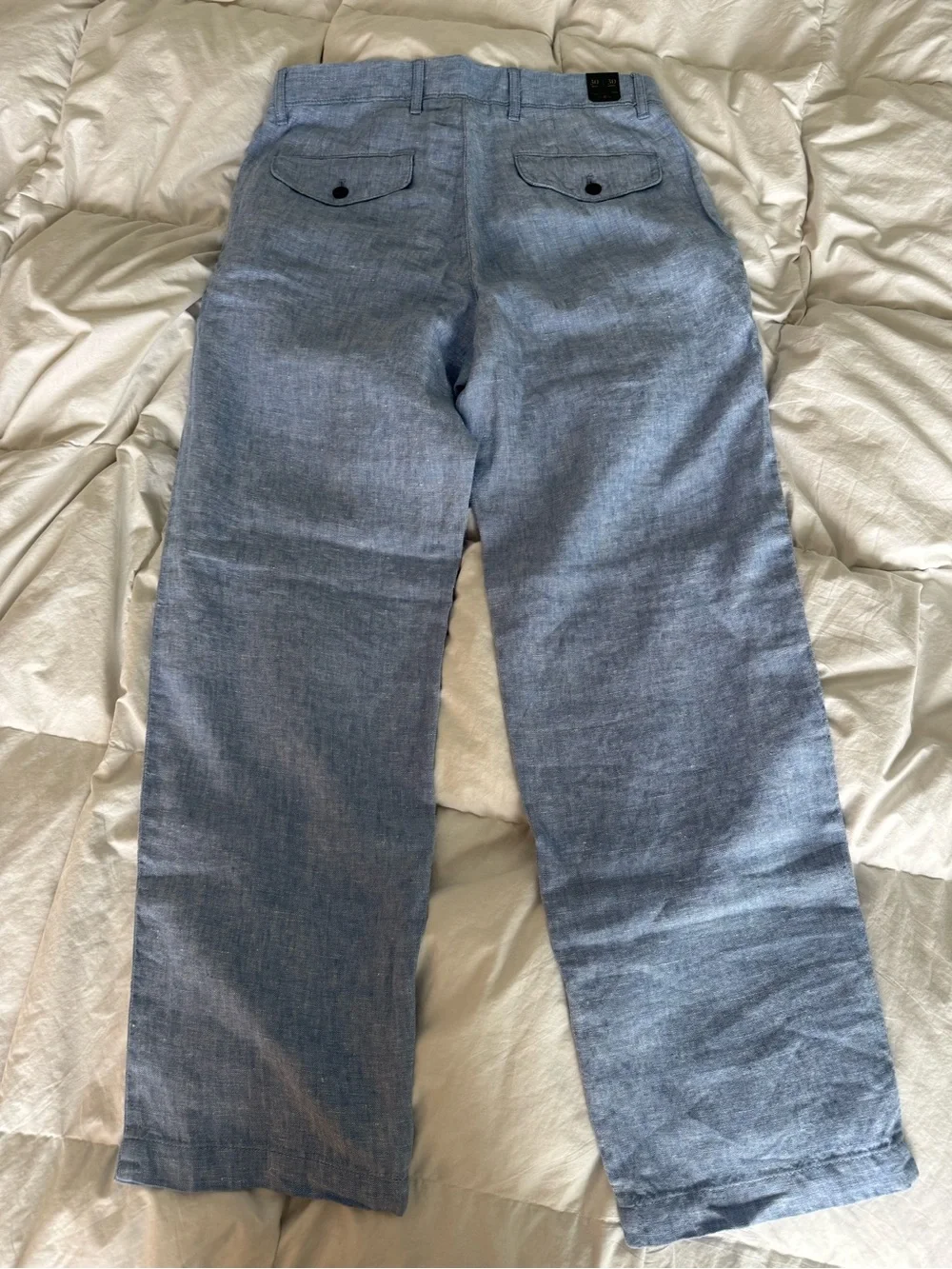 J Crew men’s Classic-fit linen trouser in in Amalfi Blue